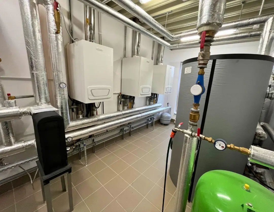 Kotłownia z kotłami gazowymi kondensacyjnymi Broetje WGB 110 i